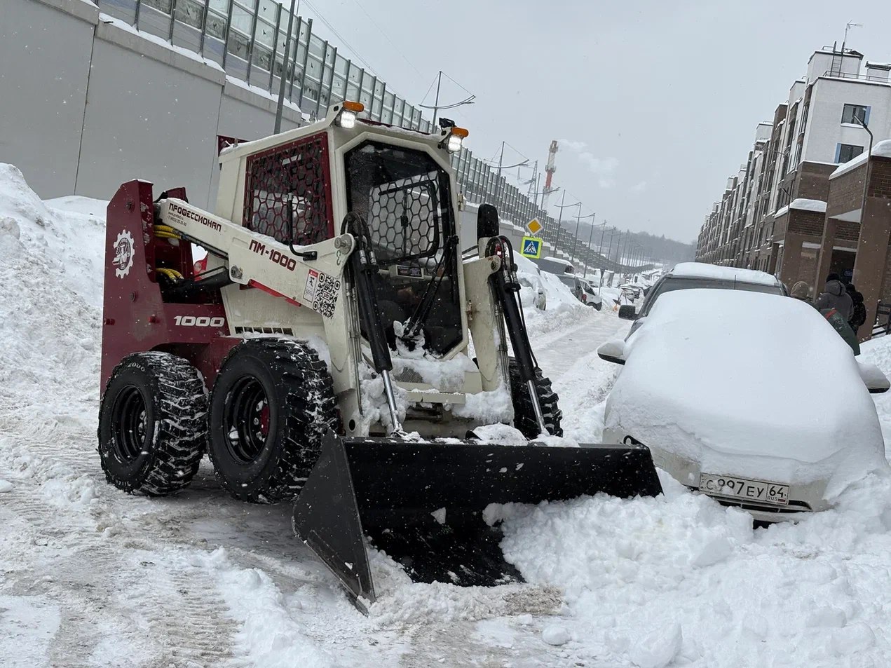 Жители Мытищ присоединились к субботнику по уборке снега Жители Мытищ присоединились к субботнику по уборке снега