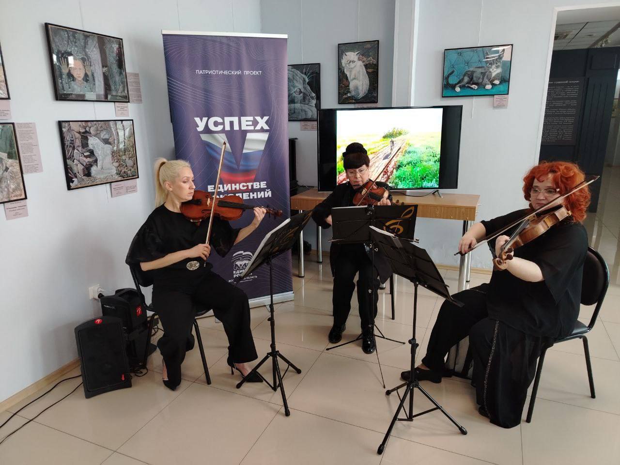 СТУПИНО. В преддверии Дня защитника Отечества принял участие в открытии персональной выставки ступинского художника Вячеслава Васильевича Котова СТУПИНО. В преддверии Дня защитника Отечества принял участие в открытии персональной выставки ступинского художника Вячеслава Васильевича Котова