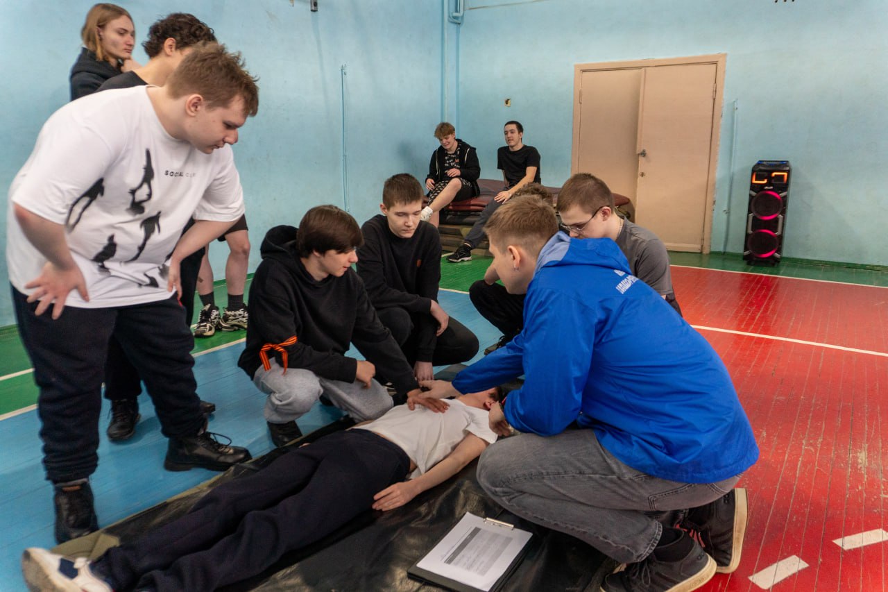 Порядка 50 люберецких студентов сразились в «Гвардейской машине» ко Дню защитника Порядка 50 люберецких студентов сразились в «Гвардейской машине» ко Дню защитника