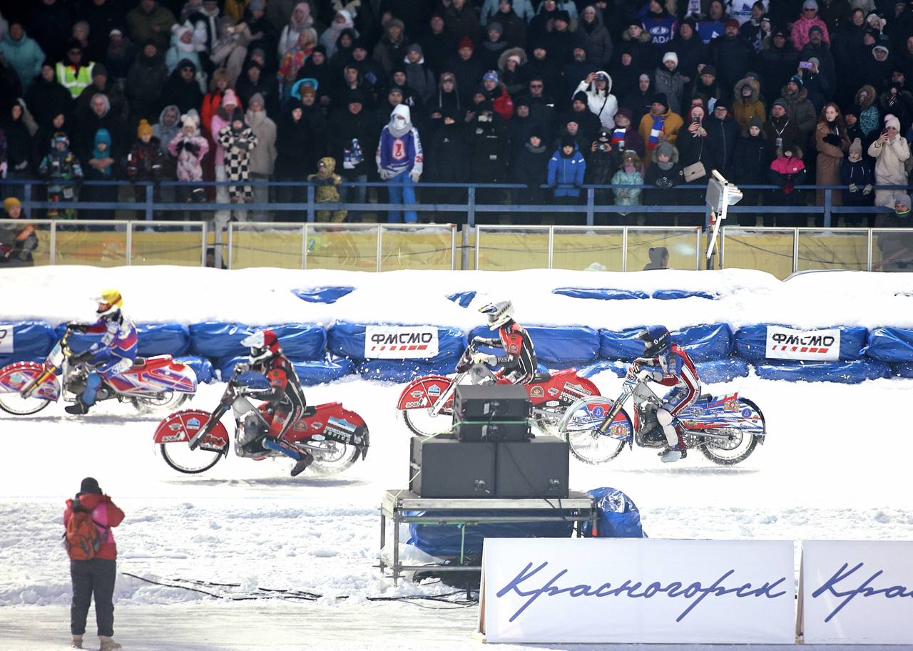 Второй день наш Красногорск принимает финал личного Чемпионата России по мотогонкам на льду, широко известный под названием «спидвей» Второй день наш Красногорск принимает финал личного Чемпионата России по мотогонкам на льду, широко известный под названием «спидвей»