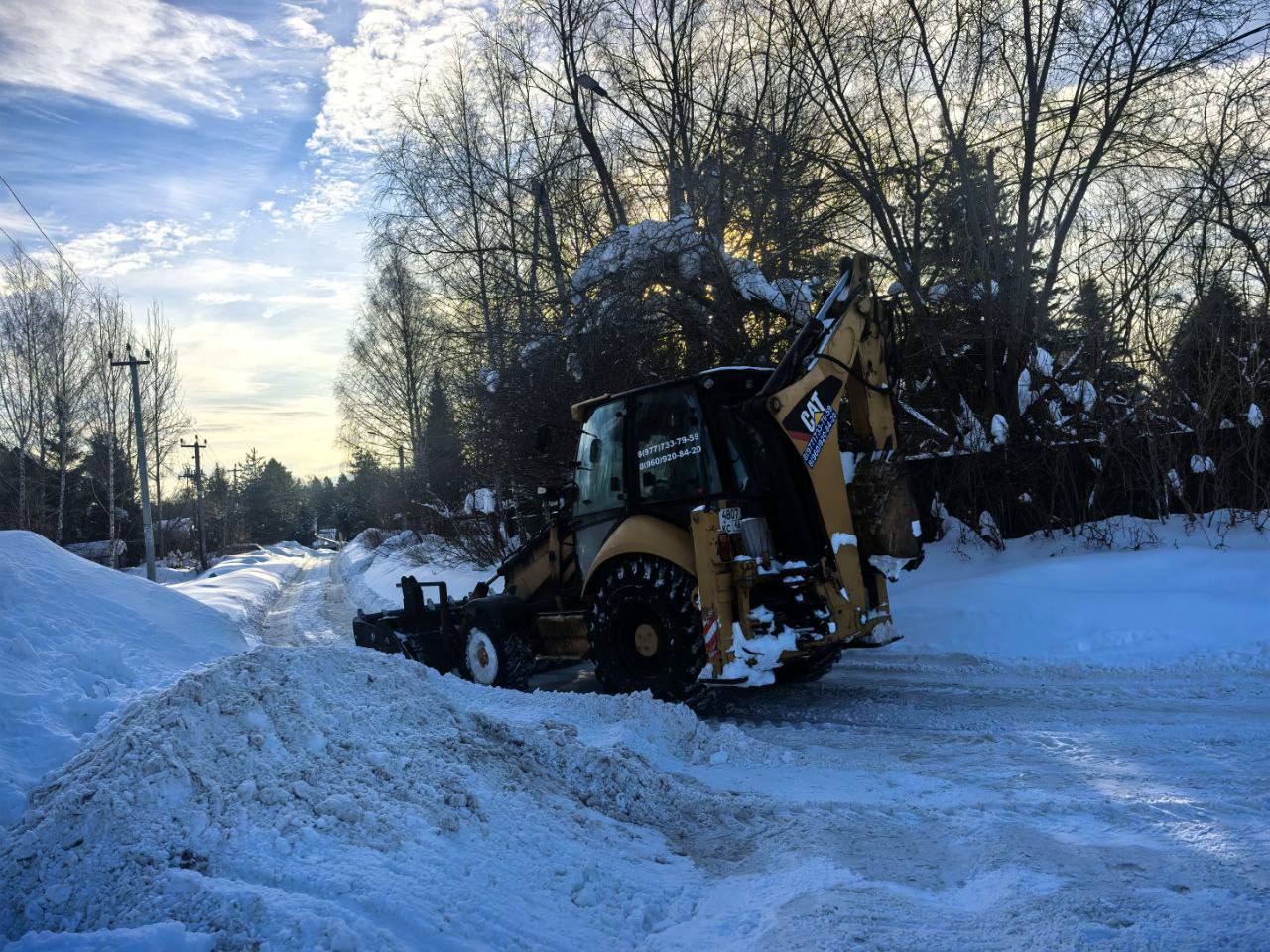Коммунальные службы ведут усиленную работу по уборке снега в Лунёвском Коммунальные службы ведут усиленную работу по уборке снега в Лунёвском