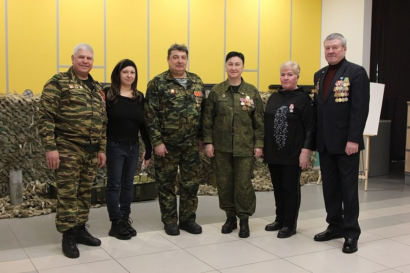 Людям исключительной храбрости, настоящим мужчинам и защитникам посвящалась праздничная программа в Доме культуры посёлка им. Цюрупы МУ «ВКМЦК и Т «Истоки» Людям исключительной храбрости, настоящим мужчинам и защитникам посвящалась праздничная программа в Доме культуры посёлка им. Цюрупы МУ «ВКМЦК и Т «Истоки»