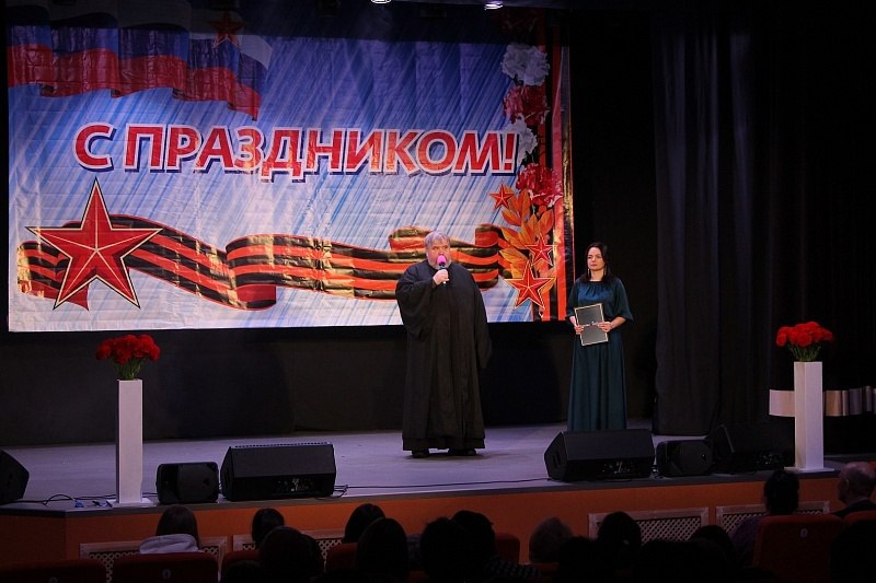 Людям исключительной храбрости, настоящим мужчинам и защитникам посвящалась праздничная программа в Доме культуры посёлка им. Цюрупы МУ «ВКМЦК и Т «Истоки» Людям исключительной храбрости, настоящим мужчинам и защитникам посвящалась праздничная программа в Доме культуры посёлка им. Цюрупы МУ «ВКМЦК и Т «Истоки»