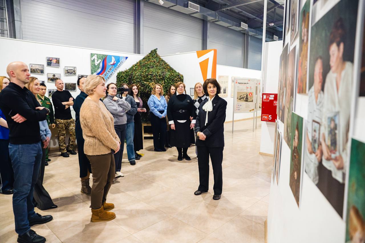 В Химках провели встречу с представителями фонда «Защитники Отечества» и Ассоциации ветеранов СВО В Химках провели встречу с представителями фонда «Защитники Отечества» и Ассоциации ветеранов СВО