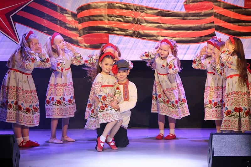 Людям исключительной храбрости, настоящим мужчинам и защитникам посвящалась праздничная программа в Доме культуры посёлка им. Цюрупы МУ «ВКМЦК и Т «Истоки» Людям исключительной храбрости, настоящим мужчинам и защитникам посвящалась праздничная программа в Доме культуры посёлка им. Цюрупы МУ «ВКМЦК и Т «Истоки»