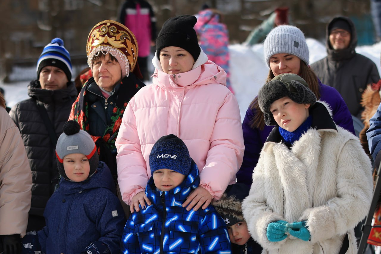 «Дворовый хоккей»: открытая тренировка стала праздником для юных королевцев и их родителей «Дворовый хоккей»: открытая тренировка стала праздником для юных королевцев и их родителей