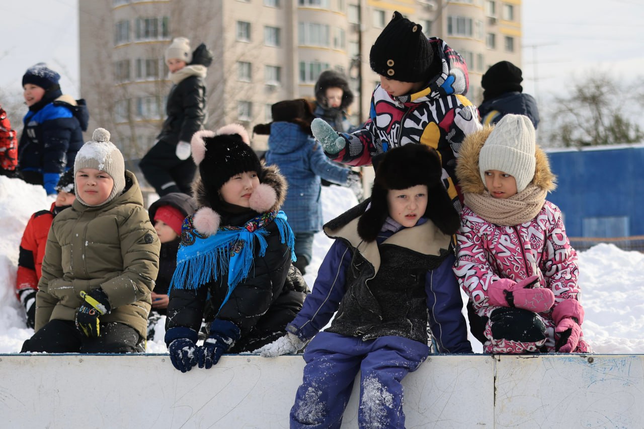 «Дворовый хоккей»: открытая тренировка стала праздником для юных королевцев и их родителей «Дворовый хоккей»: открытая тренировка стала праздником для юных королевцев и их родителей