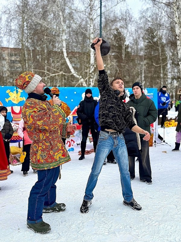 В городе Белоозерский городского округа Воскресенск народные гуляния прошли в сквере «Берёзовая роща» В городе Белоозерский городского округа Воскресенск народные гуляния прошли в сквере «Берёзовая роща»