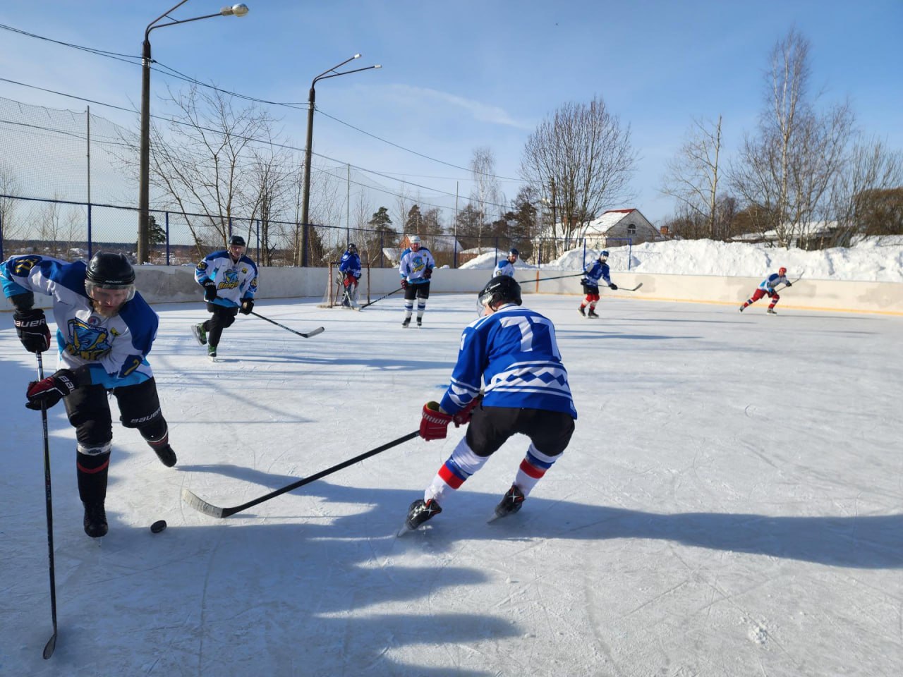 «Белые» вырвали победу у команды Александра Овечкина в хоккейном турнире в Красноармейске «Белые» вырвали победу у команды Александра Овечкина в хоккейном турнире в Красноармейске