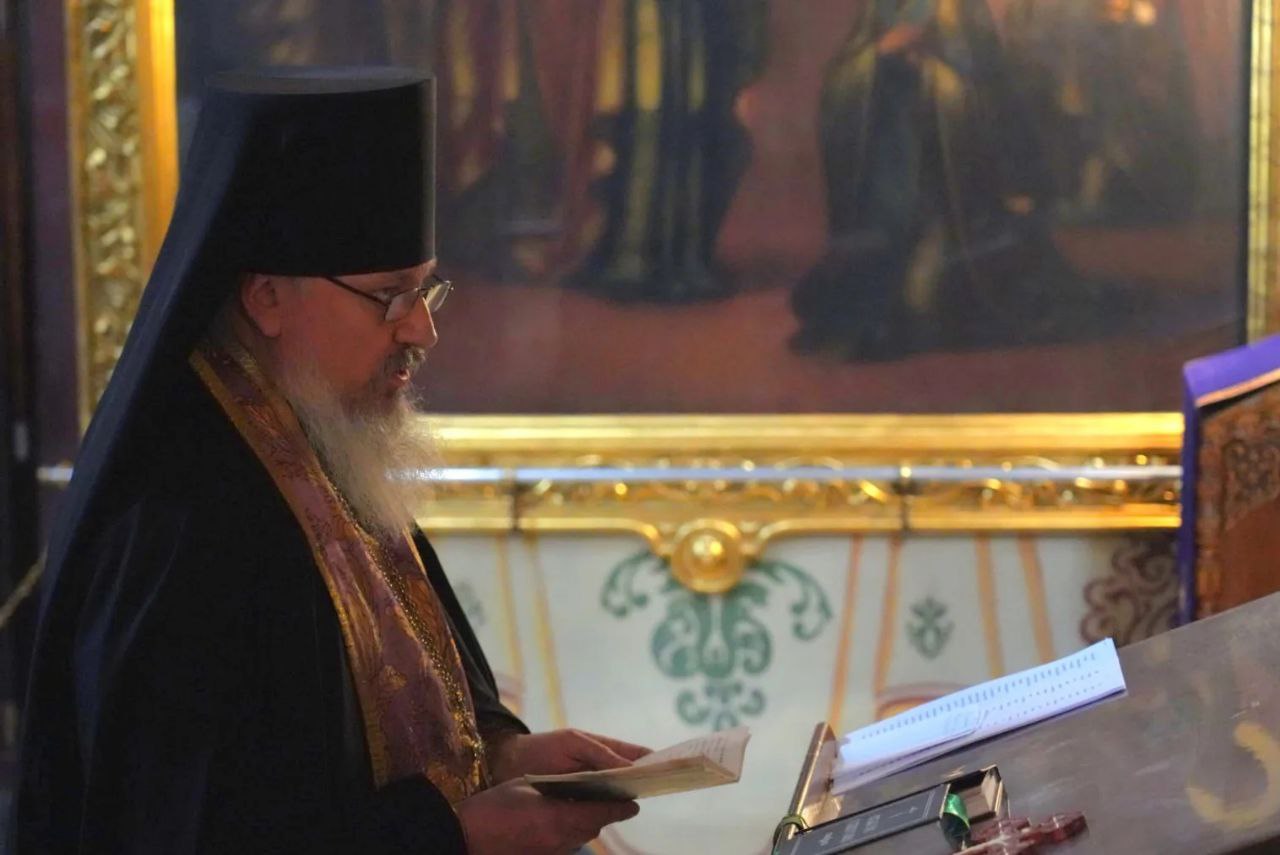 Сегодня в Успенском соборе Свято-Троицкой Сергиевой лавры мы разделили скорбь с теми, кому война нанесла самую тяжелую рану — потерю родного человека Сегодня в Успенском соборе Свято-Троицкой Сергиевой лавры мы разделили скорбь с теми, кому война нанесла самую тяжелую рану — потерю родного человека