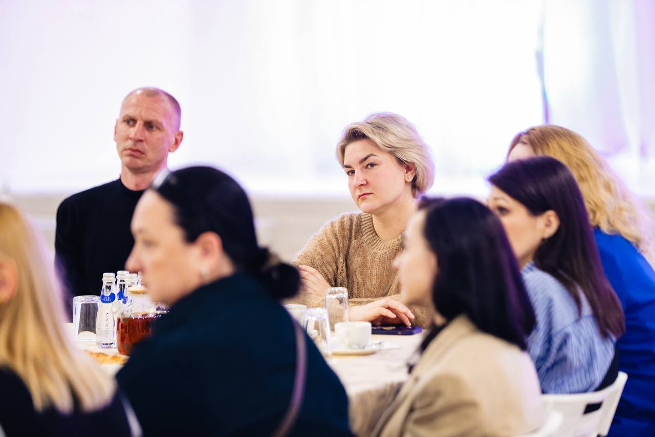 В Химках провели встречу с представителями фонда «Защитники Отечества» и Ассоциации ветеранов СВО В Химках провели встречу с представителями фонда «Защитники Отечества» и Ассоциации ветеранов СВО