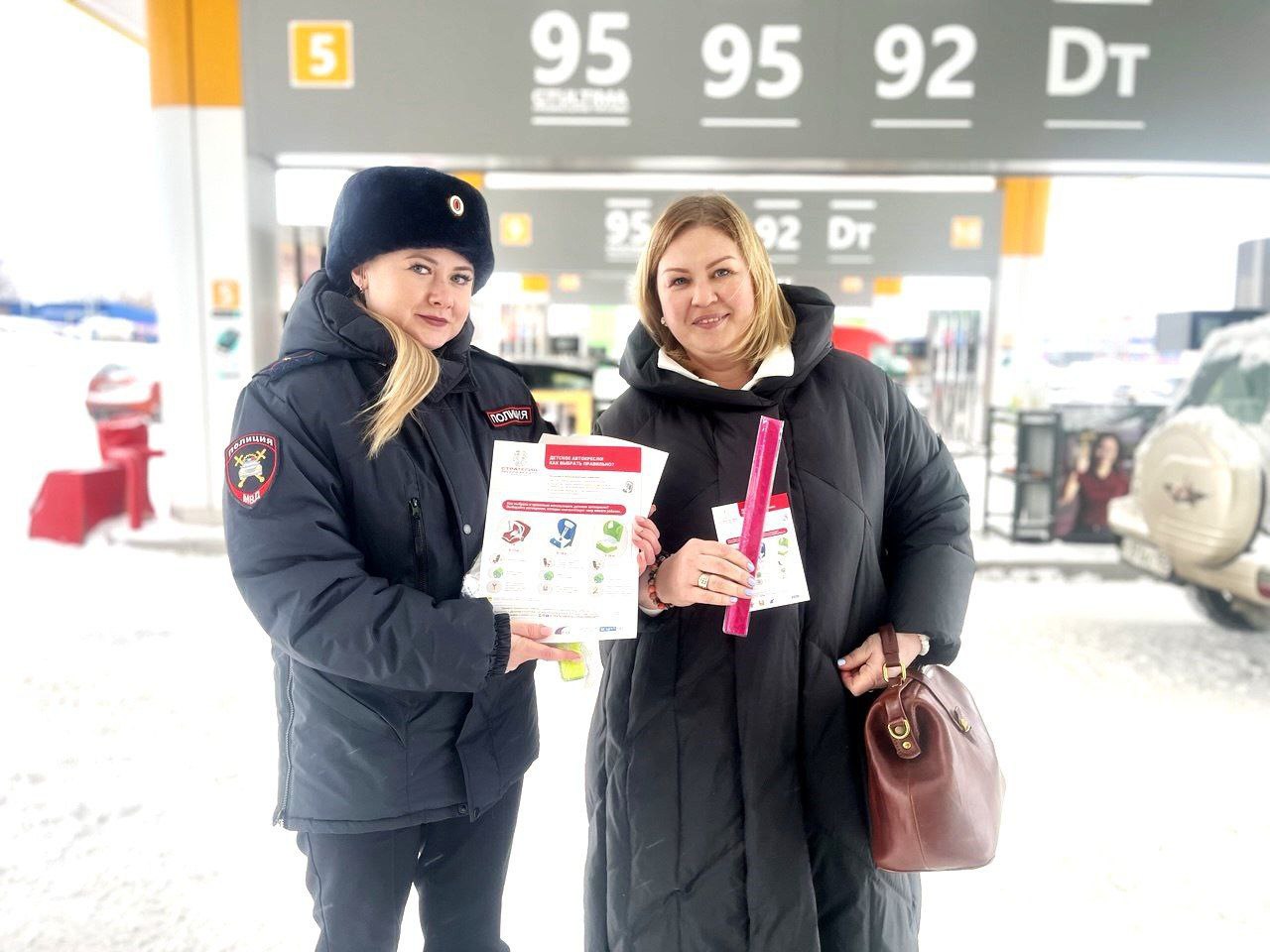 Автоинспекторы провели профилактический рейд для реутовских водителей на АЗС