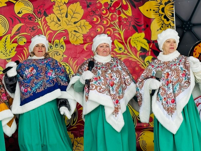 Широкая Масленица вновь собрала гостей и жителей села Ашитково на площади у Дома культуры, чтобы шумно и весело попрощаться с зимой Широкая Масленица вновь собрала гостей и жителей села Ашитково на площади у Дома культуры, чтобы шумно и весело попрощаться с зимой