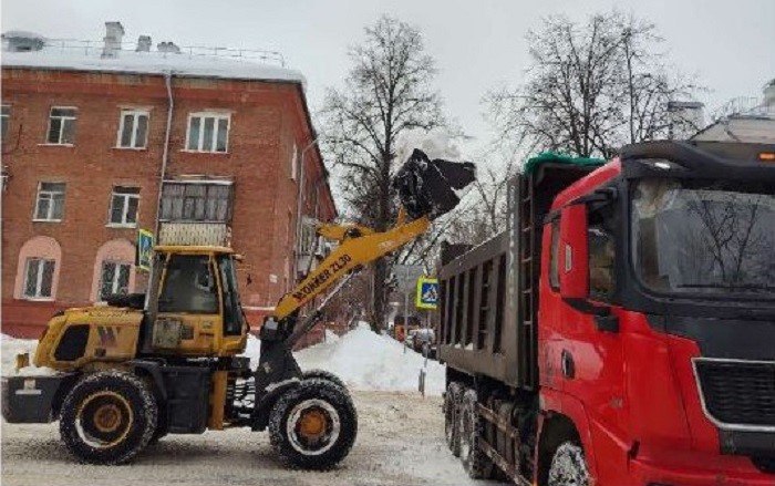 Дорожные и коммунальные службы Долгопрудного усилили уборку территорий от снега