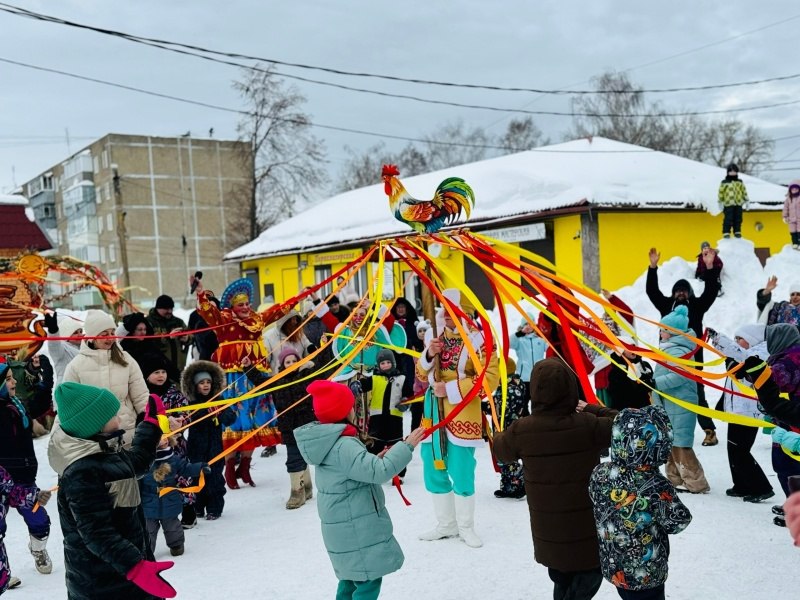 Широкая Масленица вновь собрала гостей и жителей села Ашитково на площади у Дома культуры, чтобы шумно и весело попрощаться с зимой