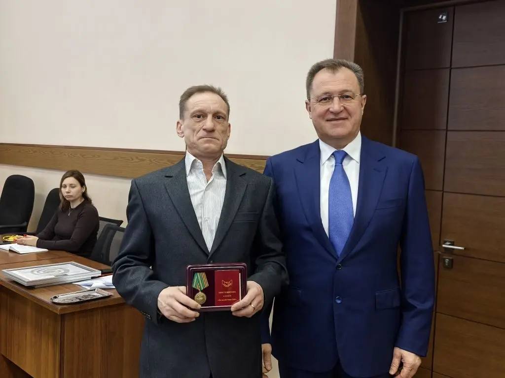 На Оперативном совещании вручили ведомственные награды Минобороны РФ На Оперативном совещании вручили ведомственные награды Минобороны РФ