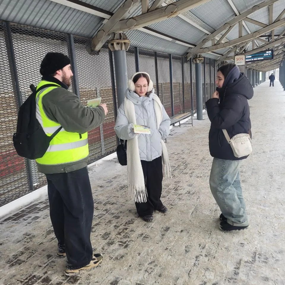 На железнодорожной станции Перловская в Мытищах прошел рейд по безопасности На железнодорожной станции Перловская в Мытищах прошел рейд по безопасности