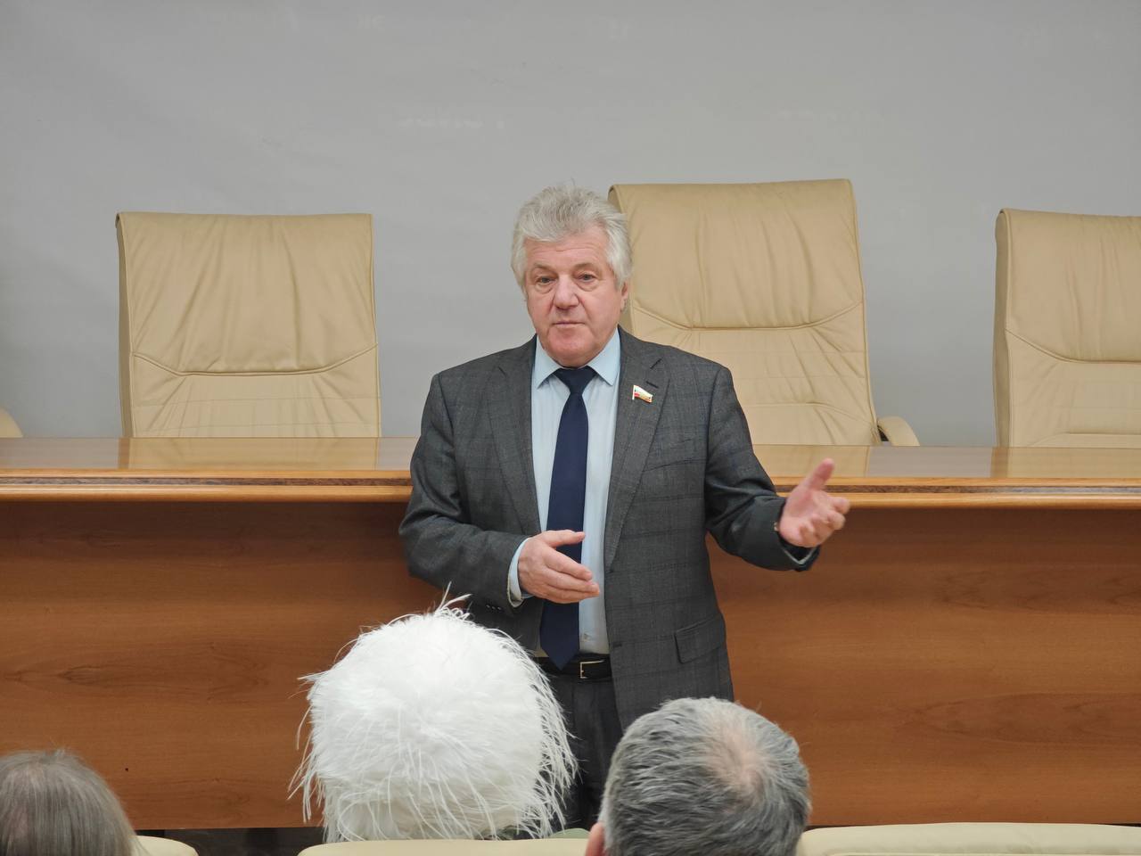 Депутаты вместе с жителями обсудили проект обновления скверов «Юность» и «Юбилейный» Депутаты вместе с жителями обсудили проект обновления скверов «Юность» и «Юбилейный»