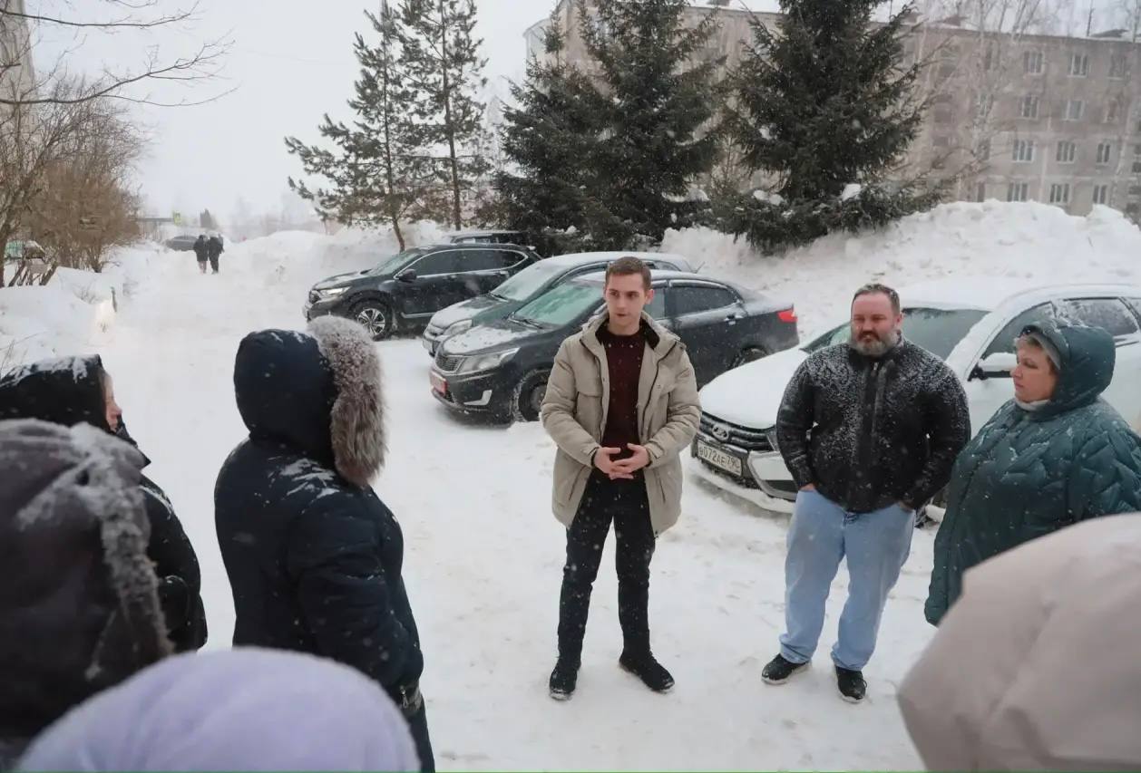 Сотрудники управления ЖКХ администрации Сергиево-Посадского округа и ресурсоснабжающих организаций выехали в с. Васильевское по обращению жителей Сотрудники управления ЖКХ администрации Сергиево-Посадского округа и ресурсоснабжающих организаций выехали в с. Васильевское по обращению жителей