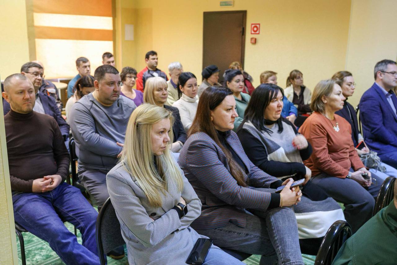 Представители администрации ответили на вопросы сотрудников Климовского специализированного патронного завода Представители администрации ответили на вопросы сотрудников Климовского специализированного патронного завода