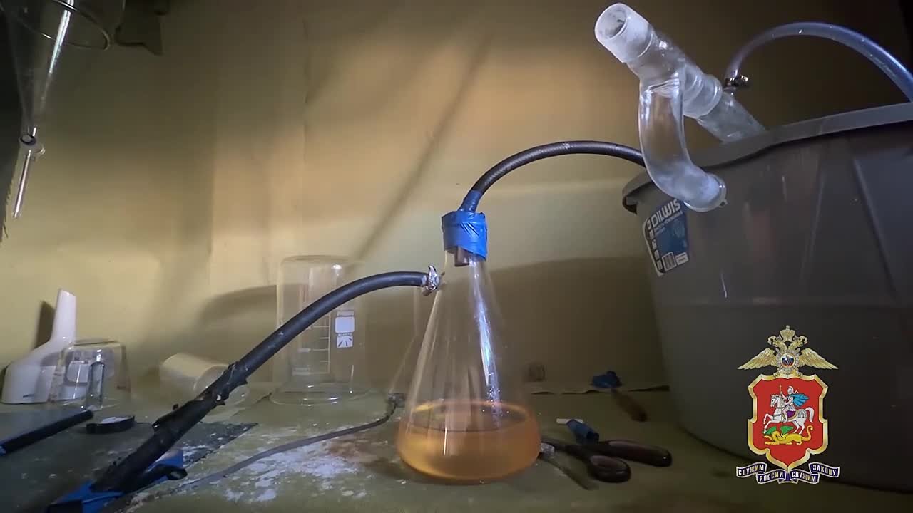 Полицейские Подмосковья ликвидировали подпольную нарколабораторию по синтезу мефедрона в Химках