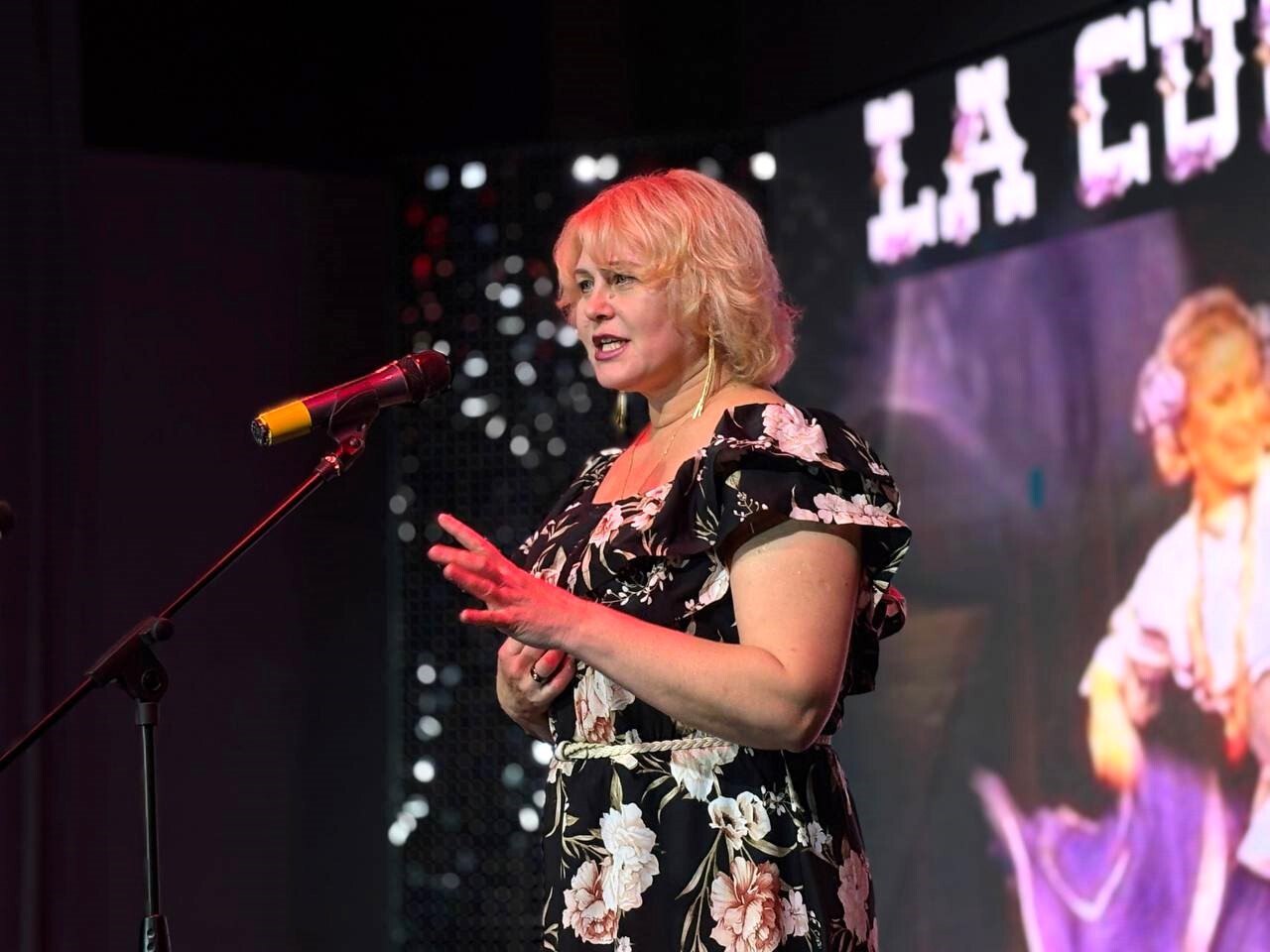 В Центре культуры «Досуг» прошел концерт «Песни в танцевальных ритмах»