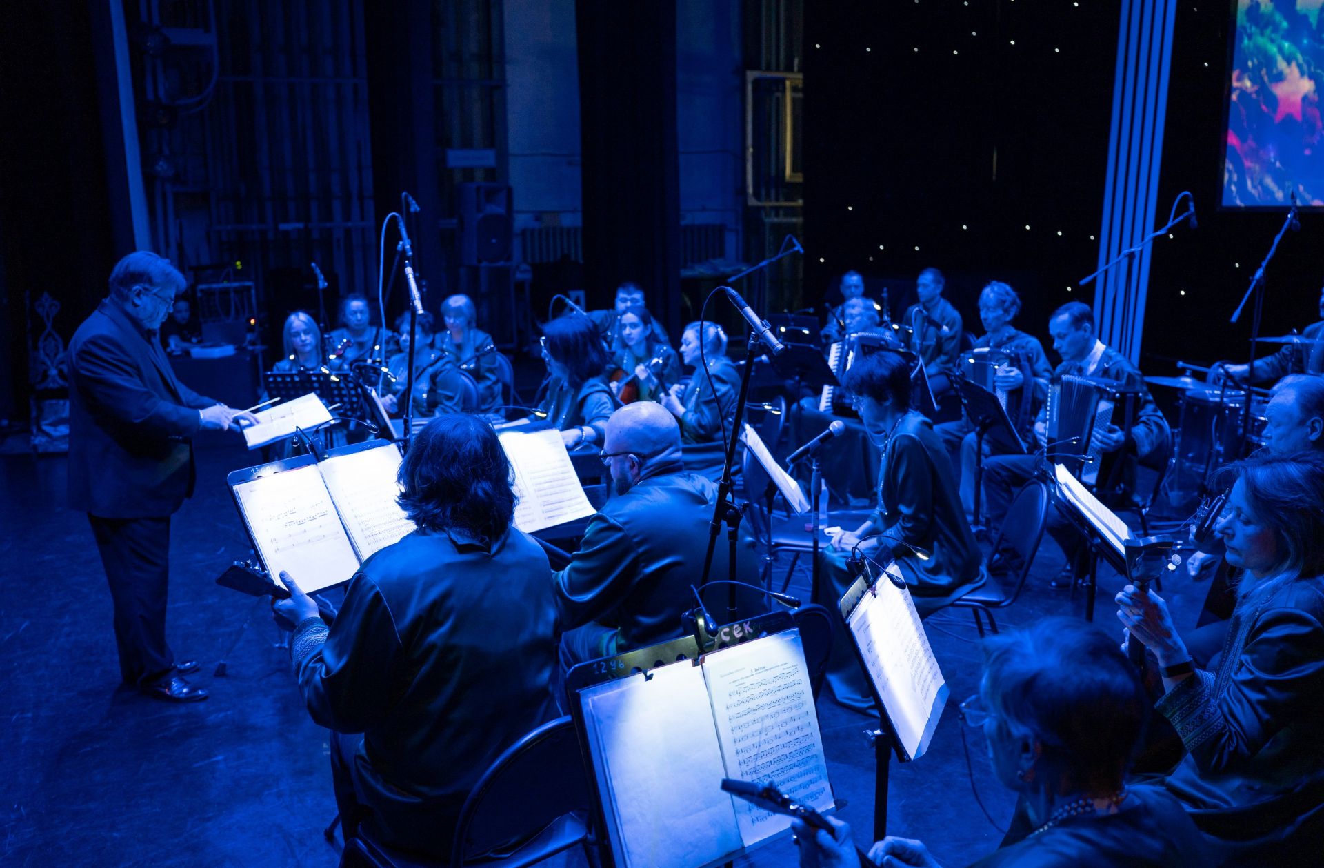 Наши новости. Для учащихся начальных классов оркестр народных инструментов «Сказ» показал музыкальную сказку по мотивам произведений знаменитого писателя Сергея Козлова - "Ёжик и Медвежонок"