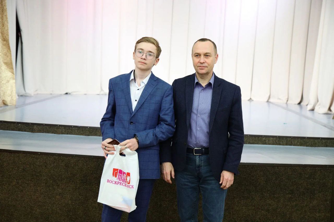 Алексей Малкин: Во Дворце культуры «Химик» состоялось торжественное вручение паспортов ещё девяти юным воскресенцам, достигшим 14-летия Алексей Малкин: Во Дворце культуры «Химик» состоялось торжественное вручение паспортов ещё девяти юным воскресенцам, достигшим 14-летия