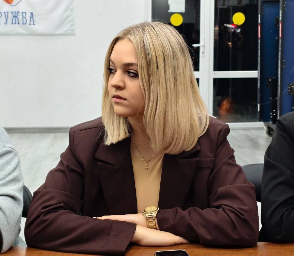 На площадке Молодёжного центра «Дружба» прошло заседание Молодёжного парламента На площадке Молодёжного центра «Дружба» прошло заседание Молодёжного парламента