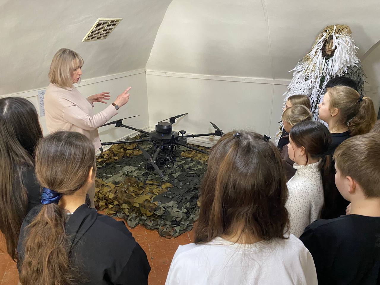 ВЫСТАВКА «ГЕРОИ СВО». Учащиеся 5з и 8з класса нашей школы посетили выставку "ГЕРОИ СВО" в музее «Усадьба Лопасня-Зачатьевское», посвященную 4х- летию с начала Специальной Военной Операции Выставка создана при поддержке... ВЫСТАВКА «ГЕРОИ СВО». Учащиеся 5з и 8з класса нашей школы посетили выставку "ГЕРОИ СВО" в музее «Усадьба Лопасня-Зачатьевское», посвященную 4х- летию с начала Специальной Военной Операции Выставка создана при поддержке...