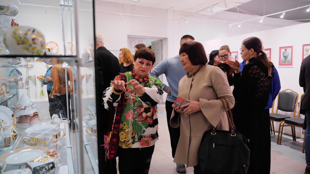 Русский Космос. «Калика-перехожая», «Кот-ученый», «Яга», «Дары хозяйки Медной горы» - эти и другие фарфоровые работы теперь можно увидеть в Выставочном зале Орехово-Зуева Русский Космос. «Калика-перехожая», «Кот-ученый», «Яга», «Дары хозяйки Медной горы» - эти и другие фарфоровые работы теперь можно увидеть в Выставочном зале Орехово-Зуева