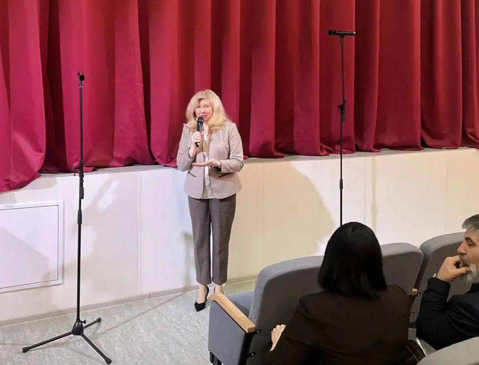 В школе №3 муниципального округа Чехов, при поддержке Чеховского филиала МФЮИ и в рамках сотрудничества с Московским финансово-юридическим университетом (МФЮА) и Московской академией современного искусства (МГТУ-МАСИ) для... В школе №3 муниципального округа Чехов, при поддержке Чеховского филиала МФЮИ и в рамках сотрудничества с Московским финансово-юридическим университетом (МФЮА) и Московской академией современного искусства (МГТУ-МАСИ) для...