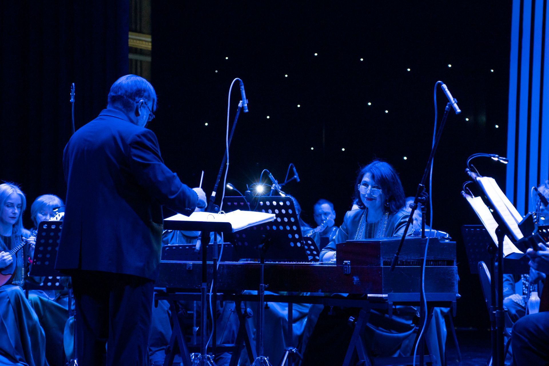 Наши новости. Для учащихся начальных классов оркестр народных инструментов «Сказ» показал музыкальную сказку по мотивам произведений знаменитого писателя Сергея Козлова - "Ёжик и Медвежонок" Наши новости. Для учащихся начальных классов оркестр народных инструментов «Сказ» показал музыкальную сказку по мотивам произведений знаменитого писателя Сергея Козлова - "Ёжик и Медвежонок"