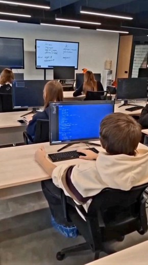 Делегации школ из Пушкино и Красноармейска посетили технопарк «Исток - РТУ МИРЭА» во Фрязине, где школьники стали участниками увлекательных мастер-классов