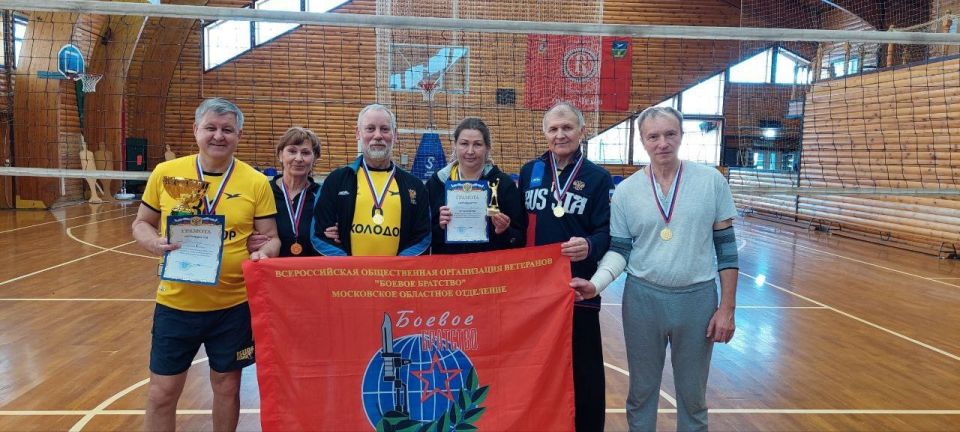 23 февраля в ФОЗ «Тонус» прошёл турнир по волейболу среди ветеранов, посвящённый Дню защитника Отечества