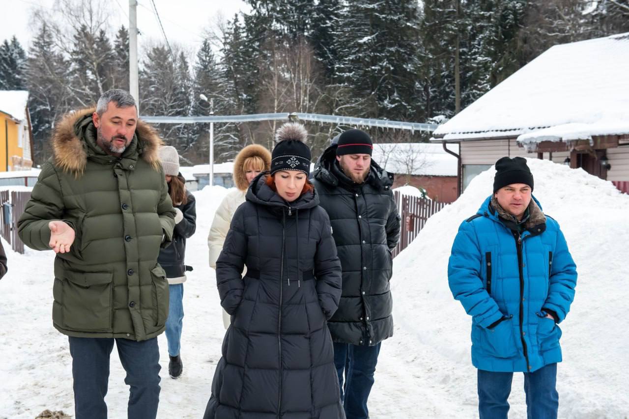 Татьяна Витушева: В рамках рабочего выезда в Румянцево пообщалась с жителями многоквартирного дома на улице Фабричная, который планируется к переводу в статус дома блокированной застройки Татьяна Витушева: В рамках рабочего выезда в Румянцево пообщалась с жителями многоквартирного дома на улице Фабричная, который планируется к переводу в статус дома блокированной застройки