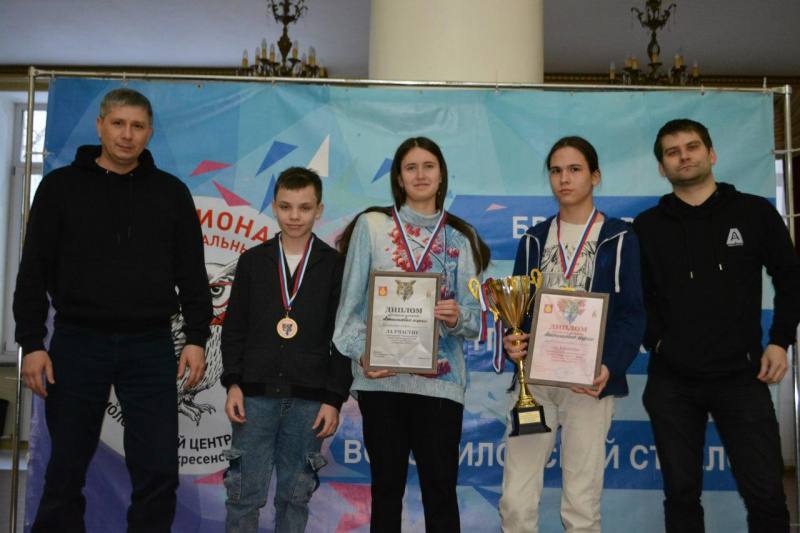 26 февраля во Дворце культуры «Цементник» г.о. Воскресенск финальным этапом завершился Открытый чемпионат Воскресенска по спортивной версии «Что? Где? Когда?» среди школьников сезона 2025-2026