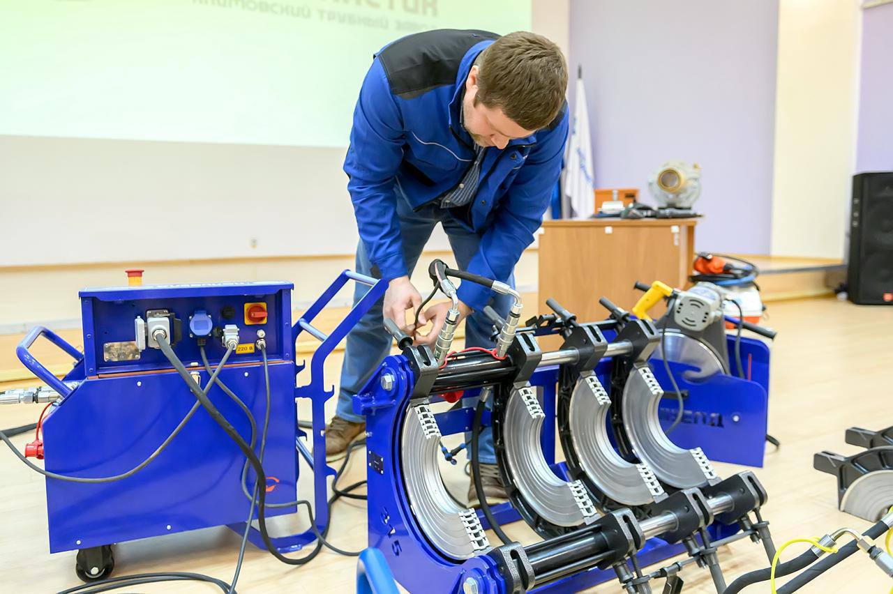 С подольским производством и технологиями монтажа полимерных труб познакомили сотрудников технадзора на заводе Группы ПОЛИПЛАСТИК С подольским производством и технологиями монтажа полимерных труб познакомили сотрудников технадзора на заводе Группы ПОЛИПЛАСТИК