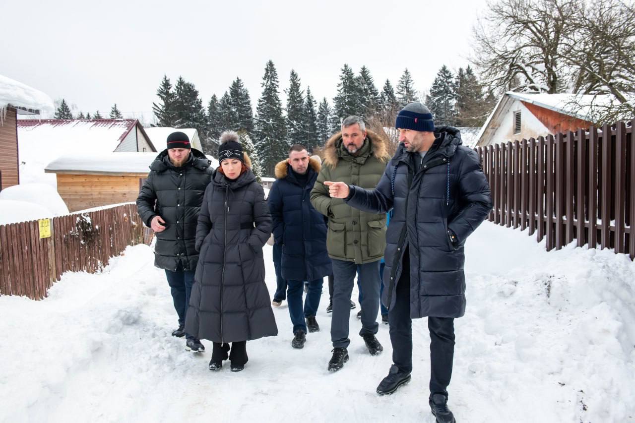 Татьяна Витушева: В рамках рабочего выезда в Румянцево пообщалась с жителями многоквартирного дома на улице Фабричная, который планируется к переводу в статус дома блокированной застройки