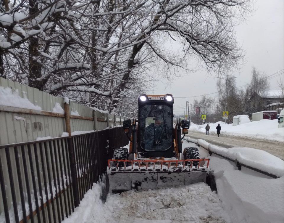 В Долгопрудном не прекращаются работы по уборке и вывозу снега