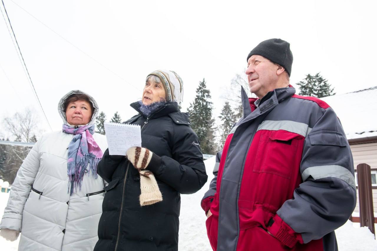 Татьяна Витушева: В рамках рабочего выезда в Румянцево пообщалась с жителями многоквартирного дома на улице Фабричная, который планируется к переводу в статус дома блокированной застройки Татьяна Витушева: В рамках рабочего выезда в Румянцево пообщалась с жителями многоквартирного дома на улице Фабричная, который планируется к переводу в статус дома блокированной застройки