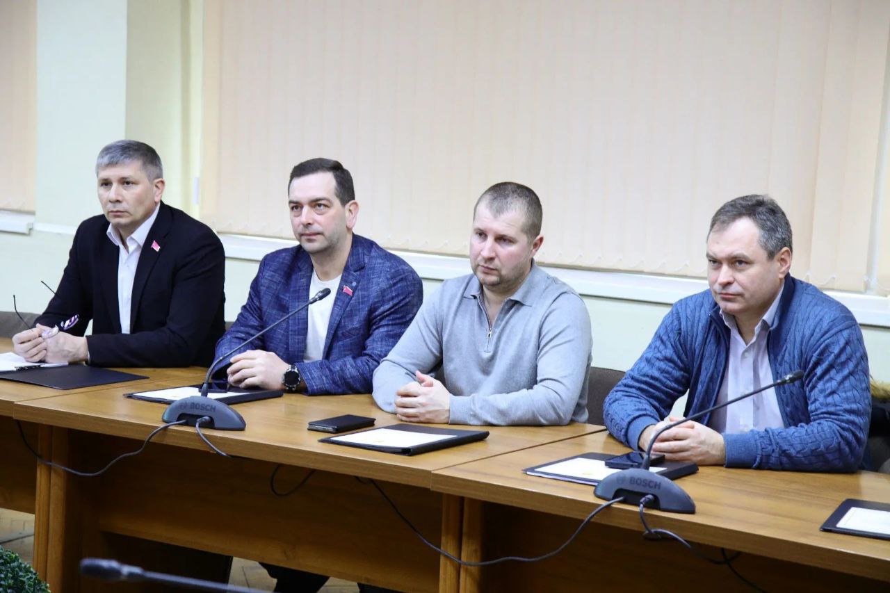 Алексей Малкин: Провели очередную встречу членов фракции Единая Россия Алексей Малкин: Провели очередную встречу членов фракции Единая Россия