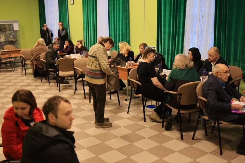 Игорь Трифонов: Очередной приём жителей в формате «Выездная администрация» провели в ДК «Юбилейный» Игорь Трифонов: Очередной приём жителей в формате «Выездная администрация» провели в ДК «Юбилейный»