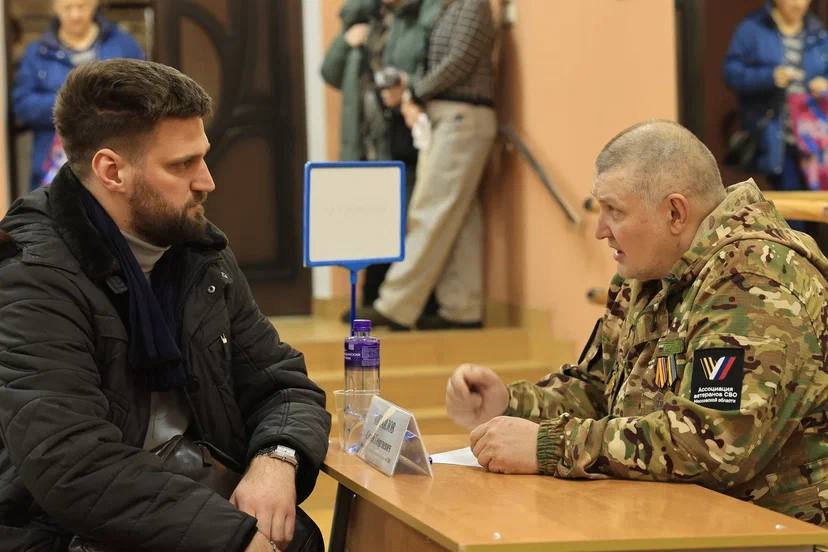 Игорь Трифонов: Очередной приём жителей в формате «Выездная администрация» провели в ДК «Юбилейный» Игорь Трифонов: Очередной приём жителей в формате «Выездная администрация» провели в ДК «Юбилейный»