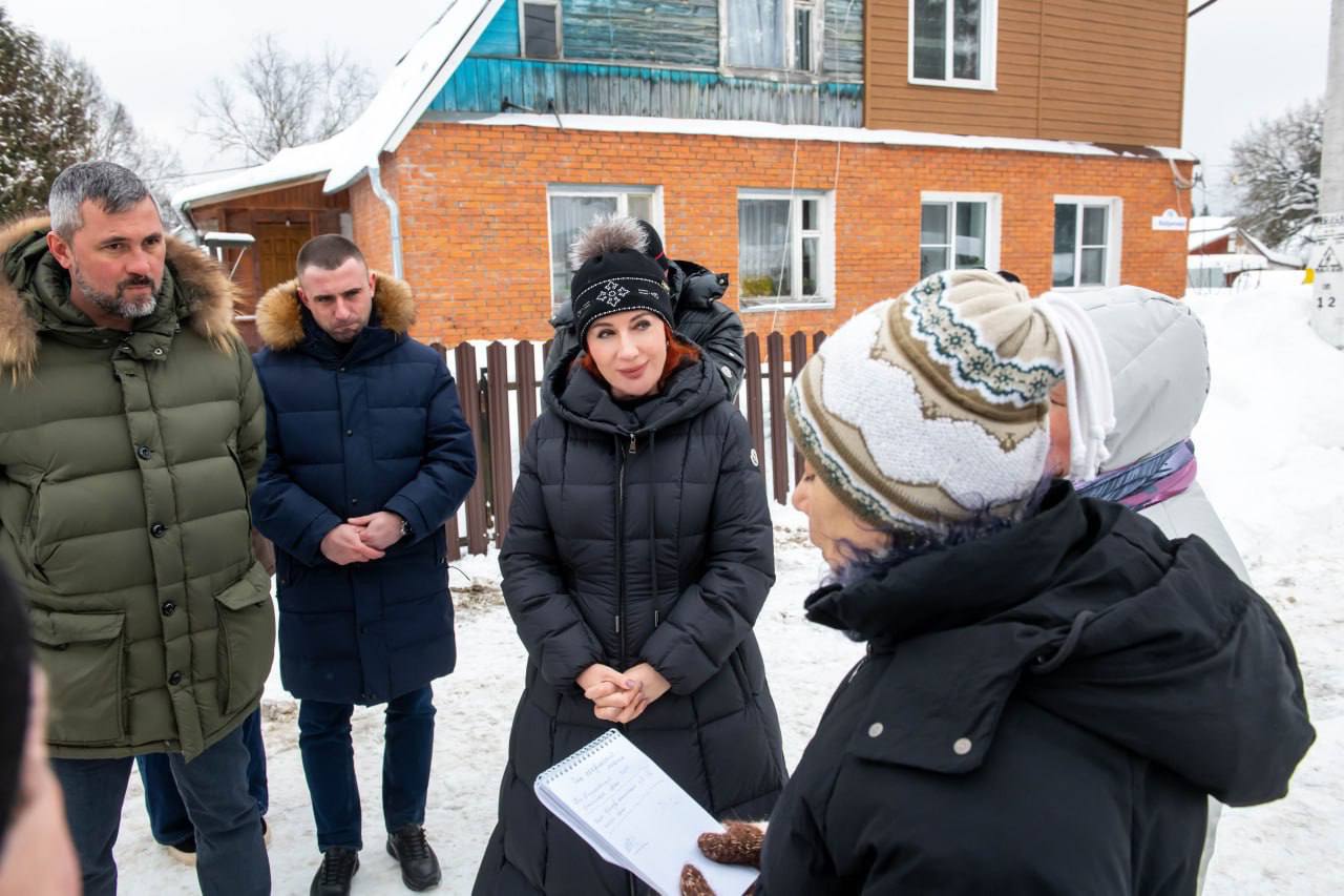 Татьяна Витушева: В рамках рабочего выезда в Румянцево пообщалась с жителями многоквартирного дома на улице Фабричная, который планируется к переводу в статус дома блокированной застройки Татьяна Витушева: В рамках рабочего выезда в Румянцево пообщалась с жителями многоквартирного дома на улице Фабричная, который планируется к переводу в статус дома блокированной застройки
