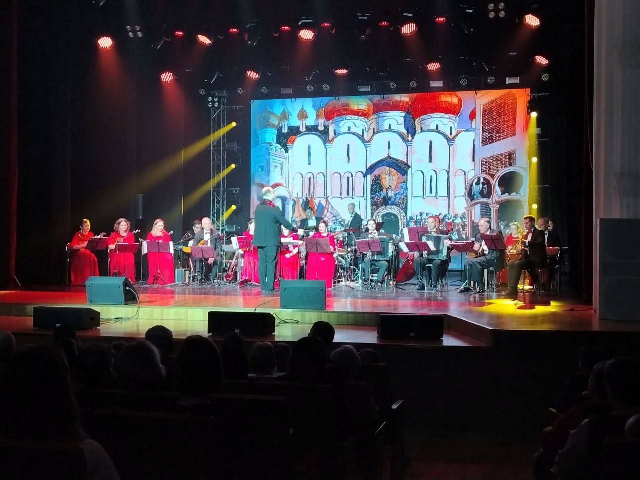 СТУПИНО. Поздравил оркестр русских народных инструментов «Мелодии России» с 50-летием СТУПИНО. Поздравил оркестр русских народных инструментов «Мелодии России» с 50-летием