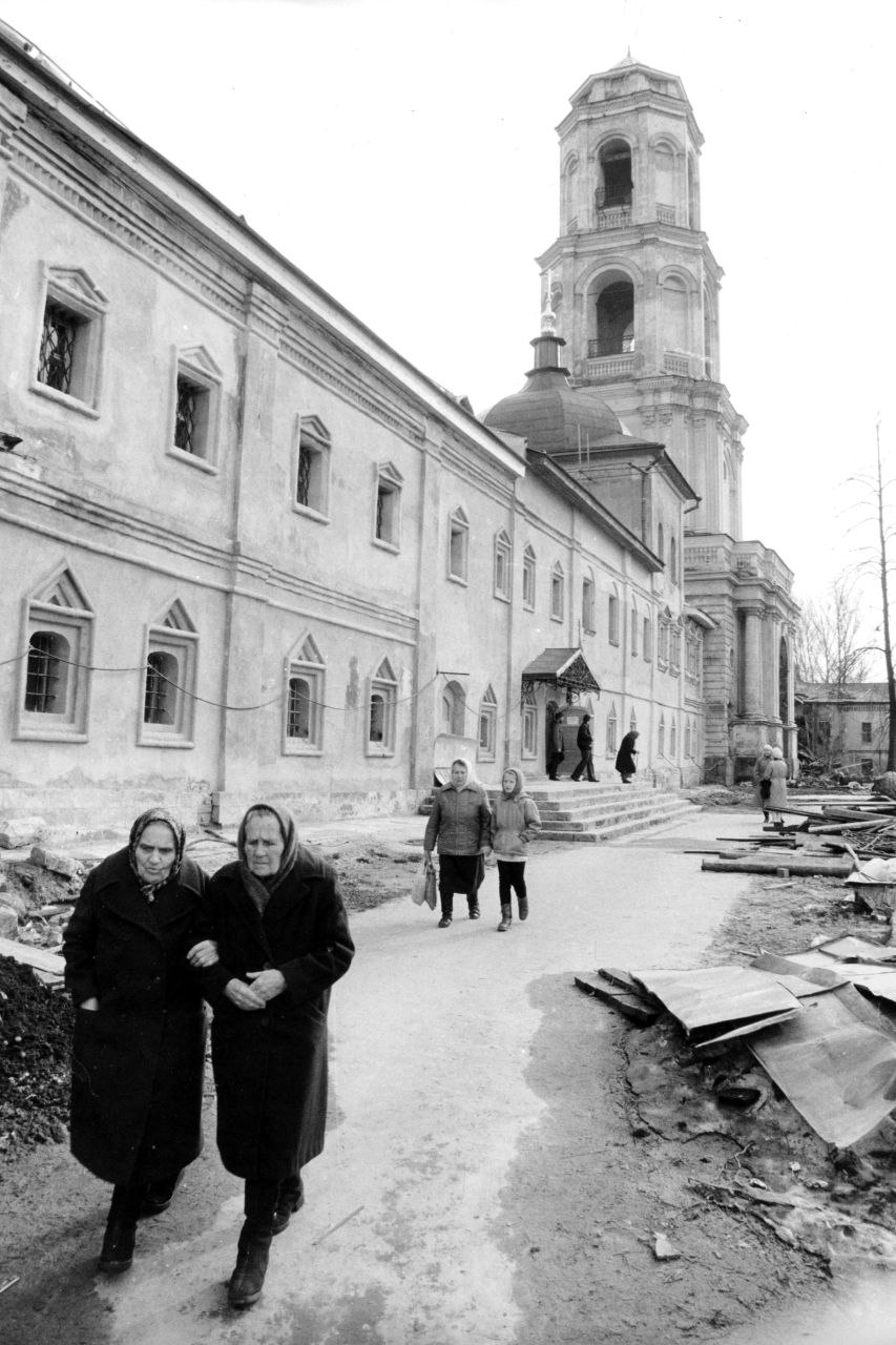 35 лет назад Николо-Угрешский монастырь был возвращен Русской Православной Церкви 35 лет назад Николо-Угрешский монастырь был возвращен Русской Православной Церкви