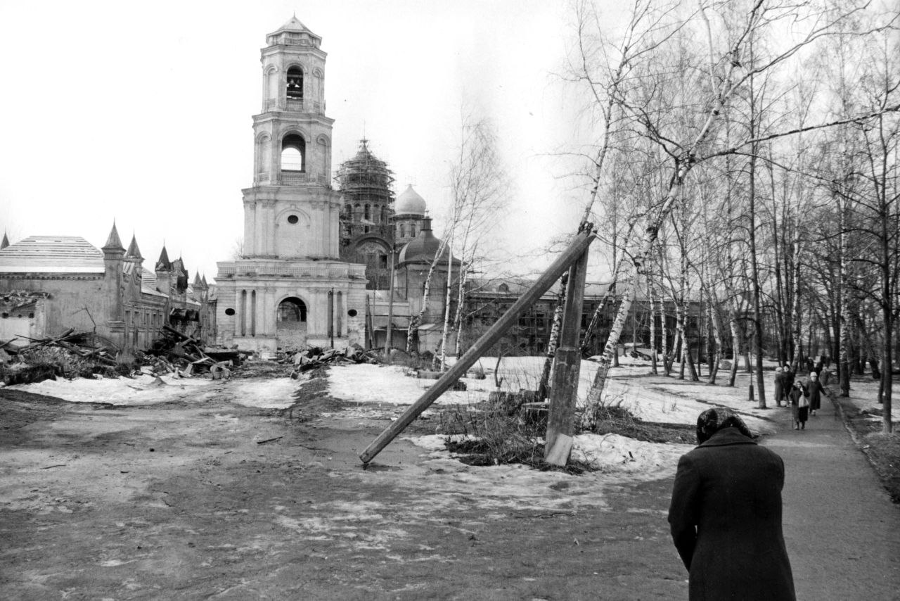 35 лет назад Николо-Угрешский монастырь был возвращен Русской Православной Церкви 35 лет назад Николо-Угрешский монастырь был возвращен Русской Православной Церкви