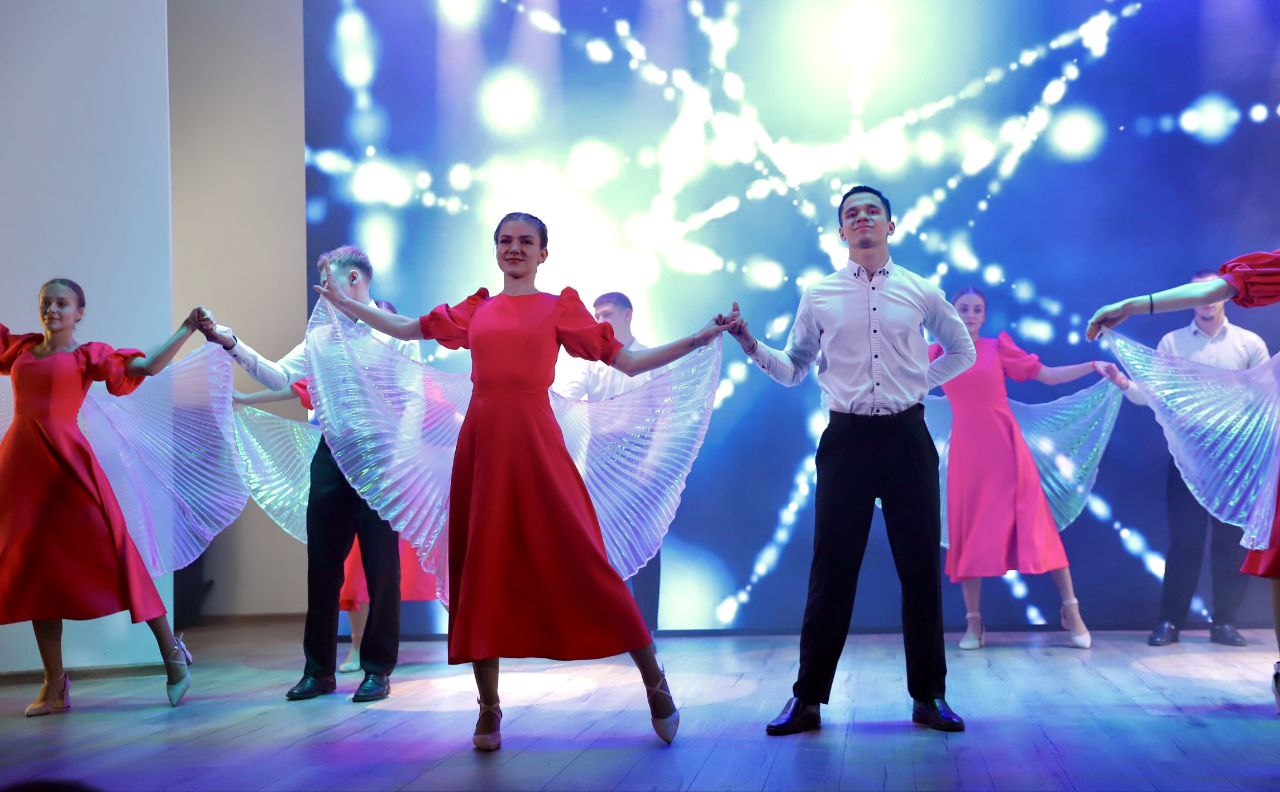 Выпускникам колледжа "Подмосковье" вручили дипломы Выпускникам колледжа "Подмосковье" вручили дипломы