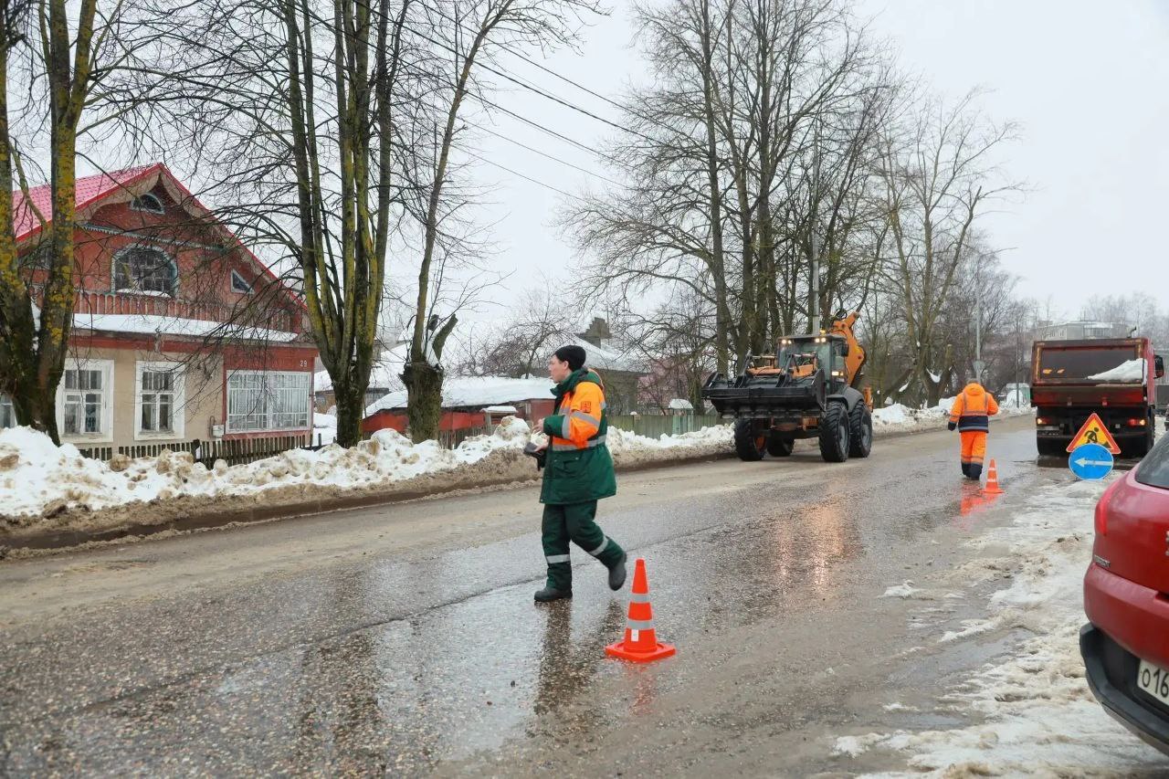 Более 40 единиц техники сражаются с последствиями снегопада в Сергиево-Посадском городском округе Более 40 единиц техники сражаются с последствиями снегопада в Сергиево-Посадском городском округе